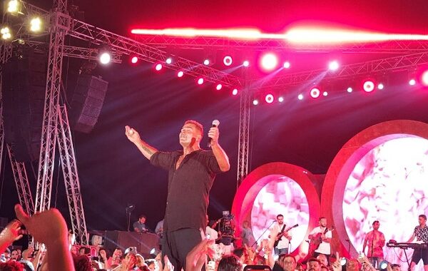 عمرو دياب يحي حفل شركة فودافون مصر ب Sol Beach بمراسي الساحل الشمالي